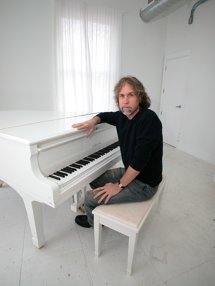 Ballard, Glen am Klavier.jpg