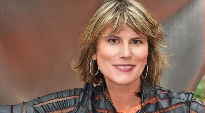Moore, Donna-headshot.jpg