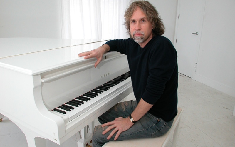 Ballard, Glen am Klavier.jpg
